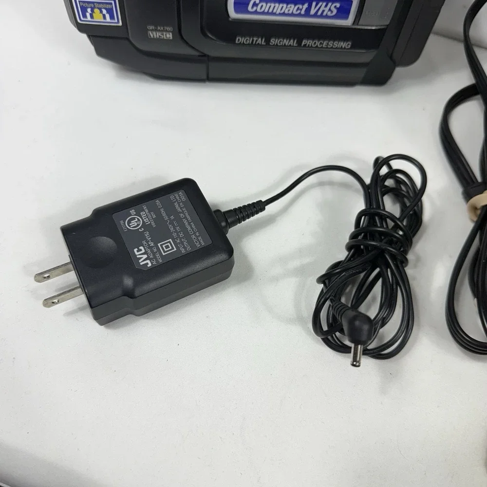 JVC Compact VHS VHSC Video Camcorder GR-AX760U 400x Digital Zoom Tested Works‎